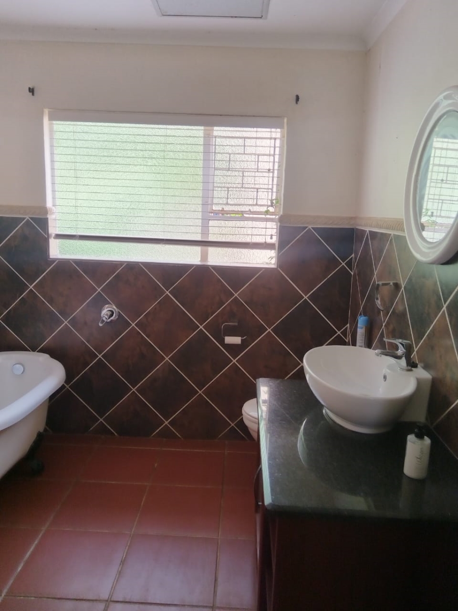 5 Bedroom Property for Sale in Schoemansville North West